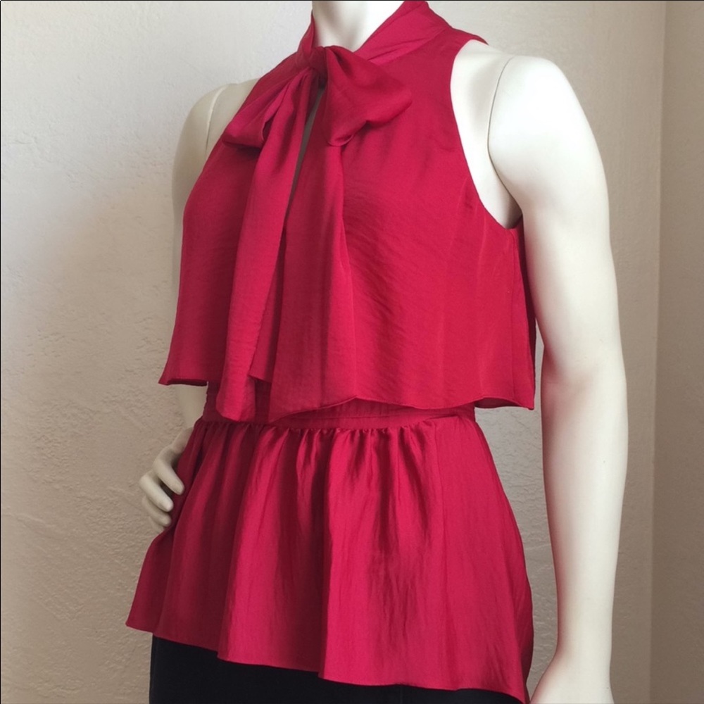 BCBG MAXAZRIA SLEEVELESS BLOUSE